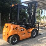 Empilhadeira eletrica em área externa modelo MEXe Movix